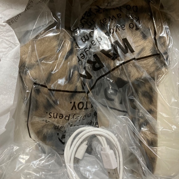 NIB Halo Light Up Slippers - Picture 5 of 5